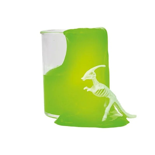 Slim med dinosaurlegetøj